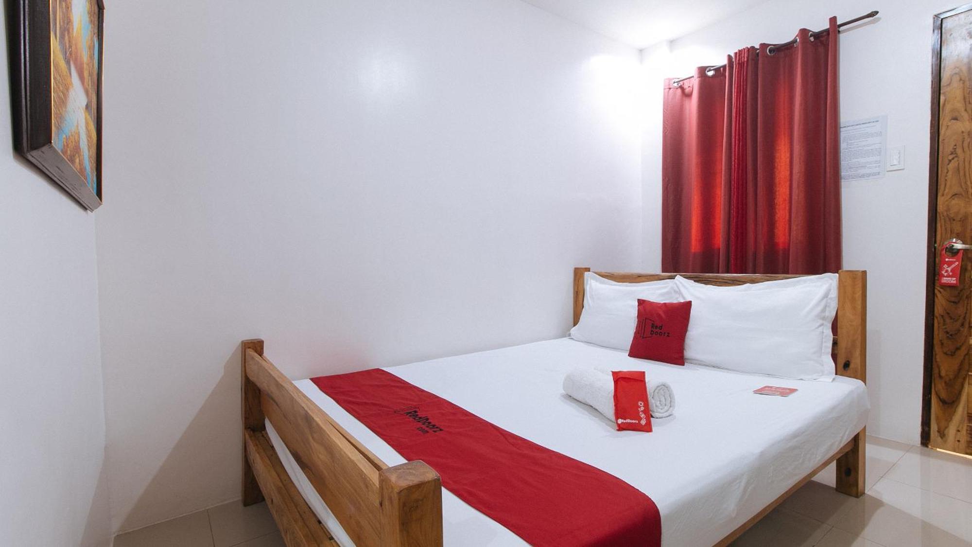 Reddoorz Plus @ Jollydays Hotel Nueva Ecija San Jose  Exterior photo