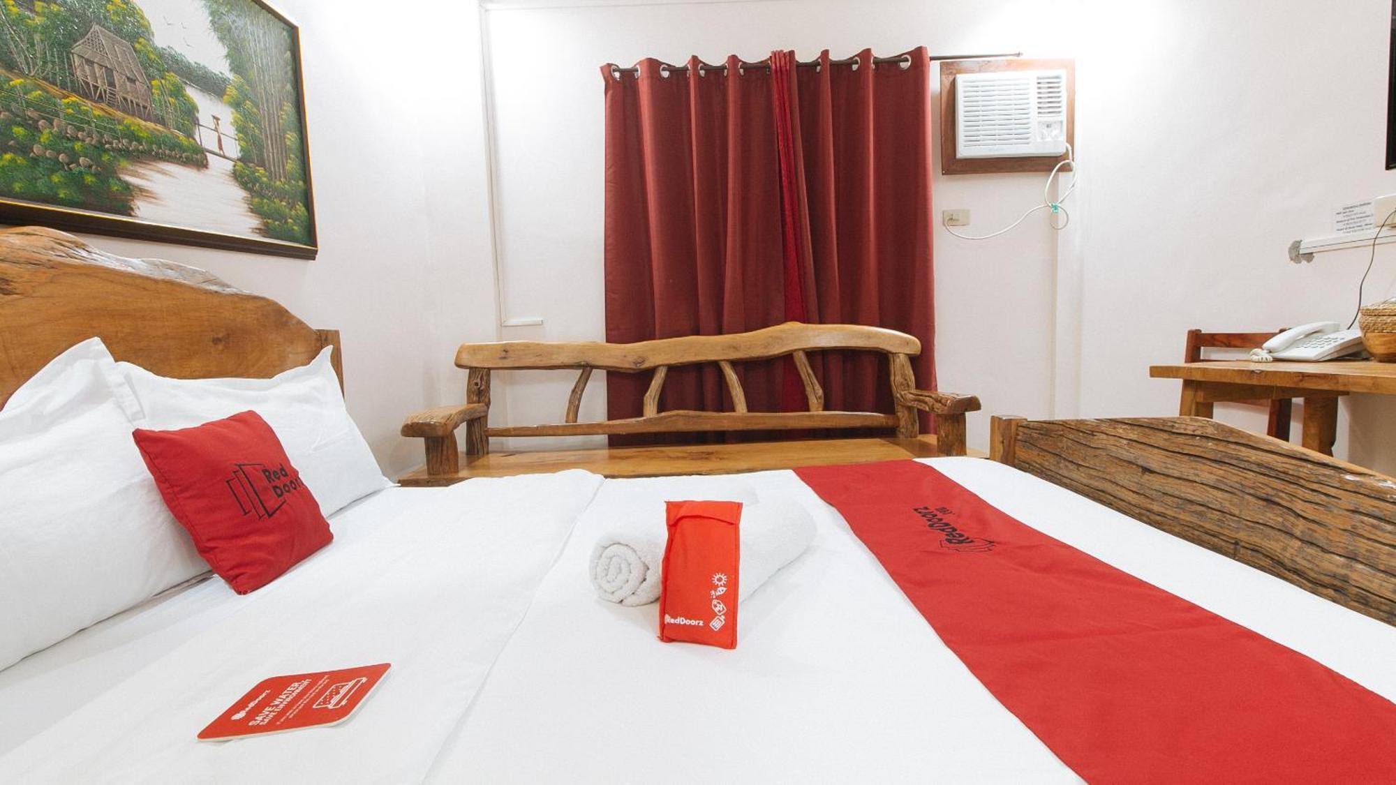 Reddoorz Plus @ Jollydays Hotel Nueva Ecija San Jose  Exterior photo