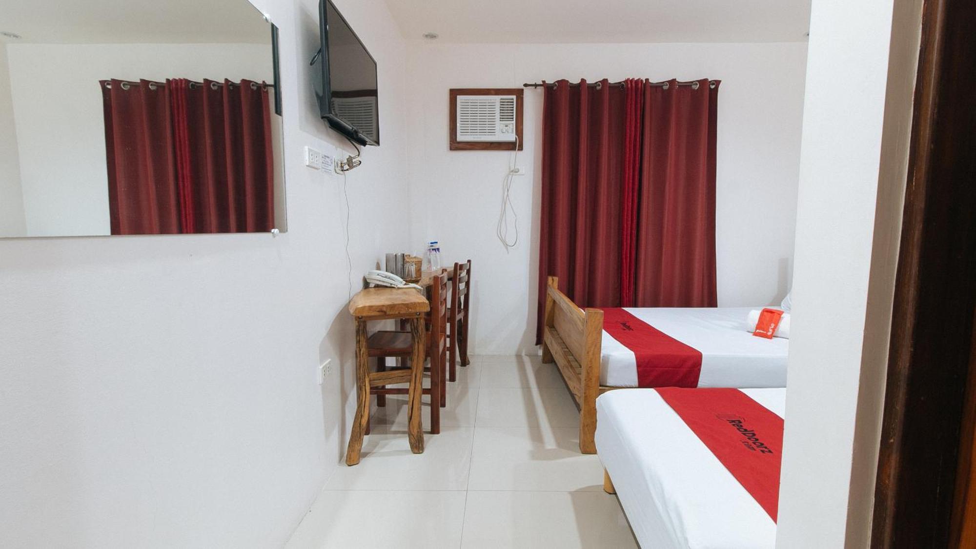 Reddoorz Plus @ Jollydays Hotel Nueva Ecija San Jose  Exterior photo
