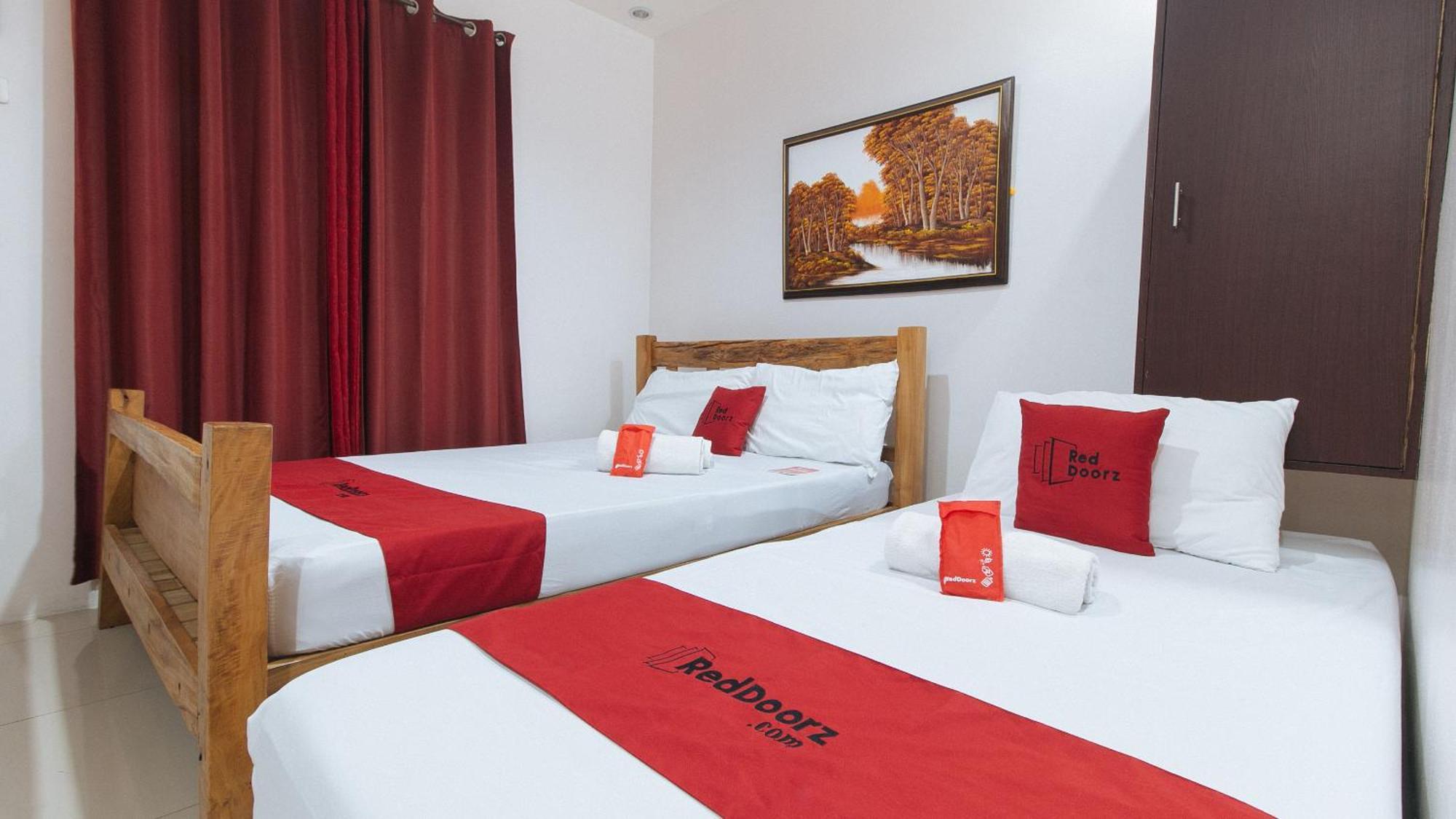 Reddoorz Plus @ Jollydays Hotel Nueva Ecija San Jose  Exterior photo