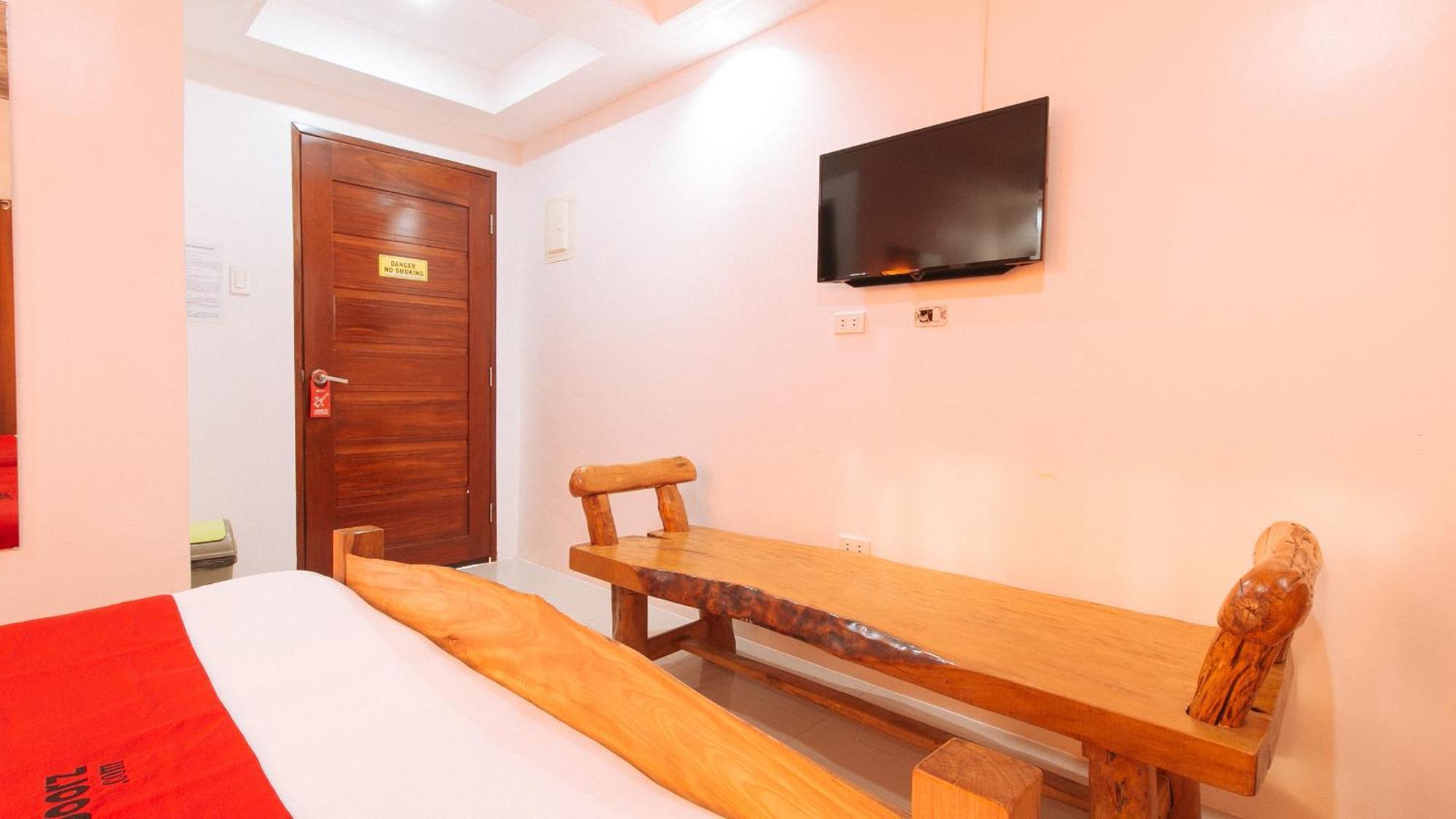 Reddoorz Plus @ Jollydays Hotel Nueva Ecija San Jose  Exterior photo