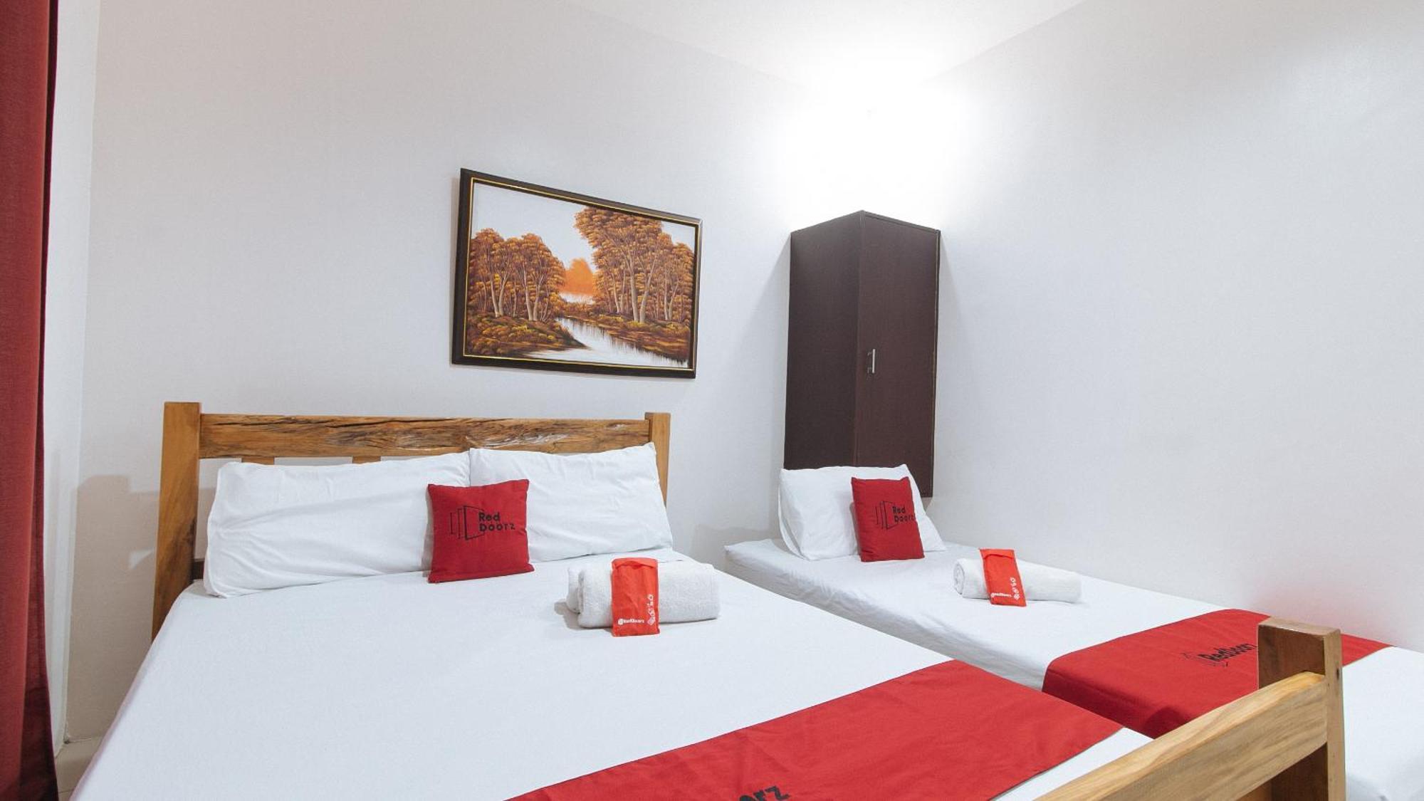 Reddoorz Plus @ Jollydays Hotel Nueva Ecija San Jose  Exterior photo
